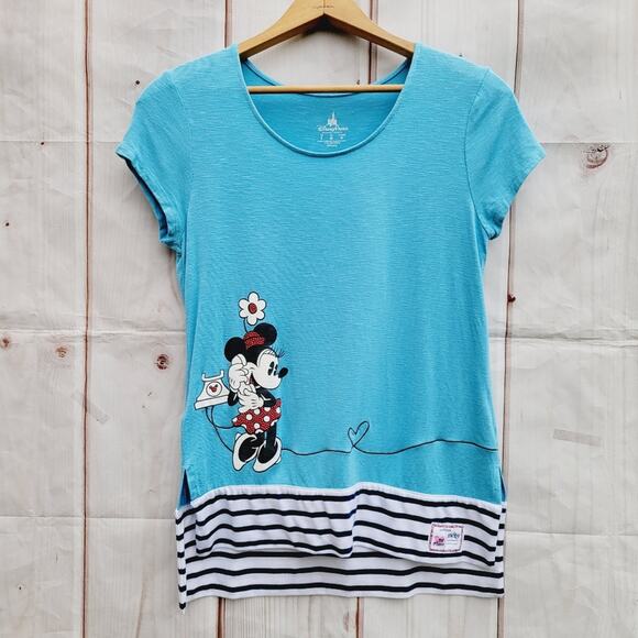 Disney Parks Light Blue Short Sleeve Tee Red Sparkles Size Small S - Picture 1 of 7